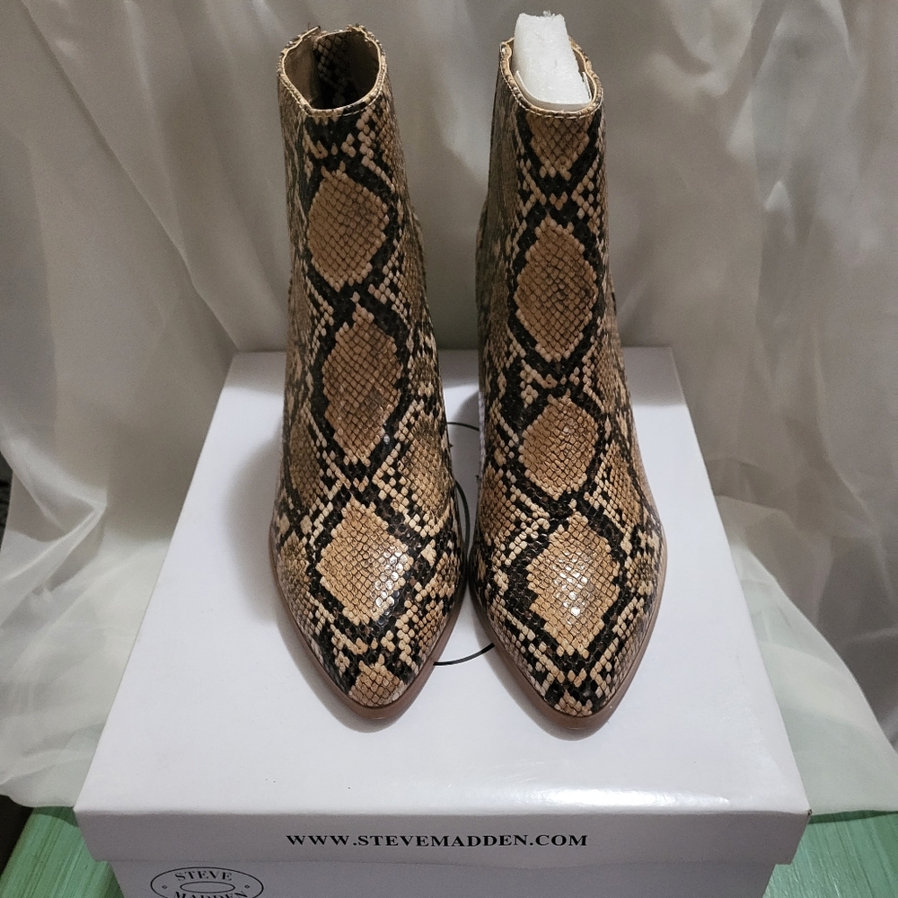 BNIB**Steve Madden Ankle Boots